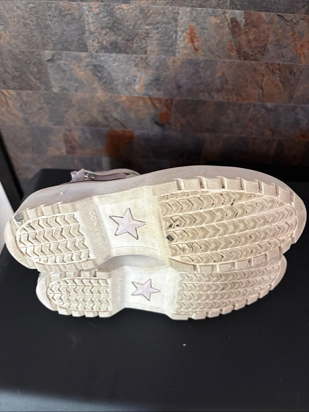 Converse lugged lift